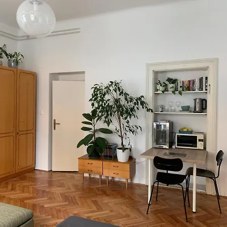 بيت ضيافة Newly Renovated Studio Near The Park And City
