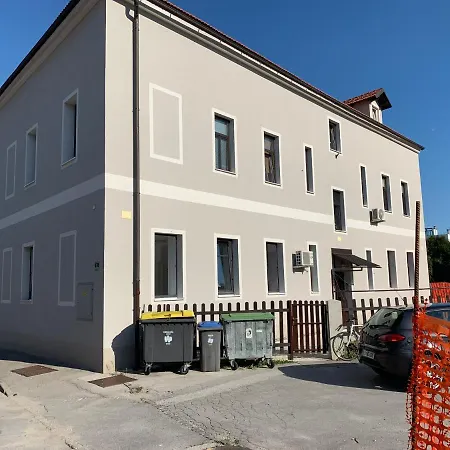 Newly Renovated Studio Near The Park And City بيت ضيافة